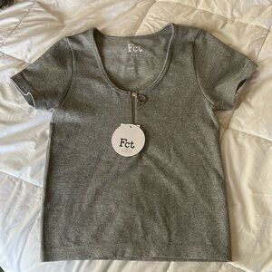 Gray Ribbed Top Sz M- New